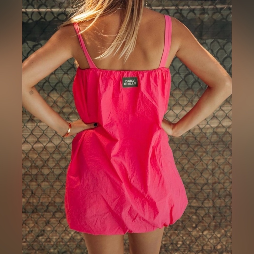 Daily Drills Bubble Dress Hot pink, size small